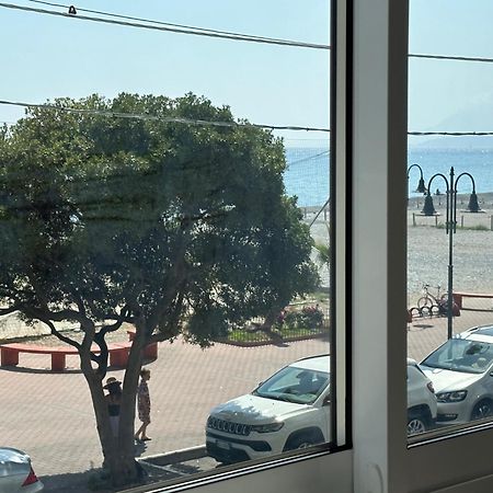 Appartamento Aria Del Mare ヴェンティミーリア エクステリア 写真