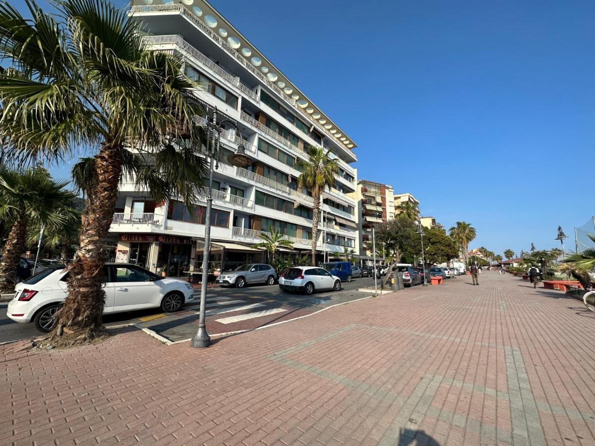 Appartamento Aria Del Mare ヴェンティミーリア エクステリア 写真