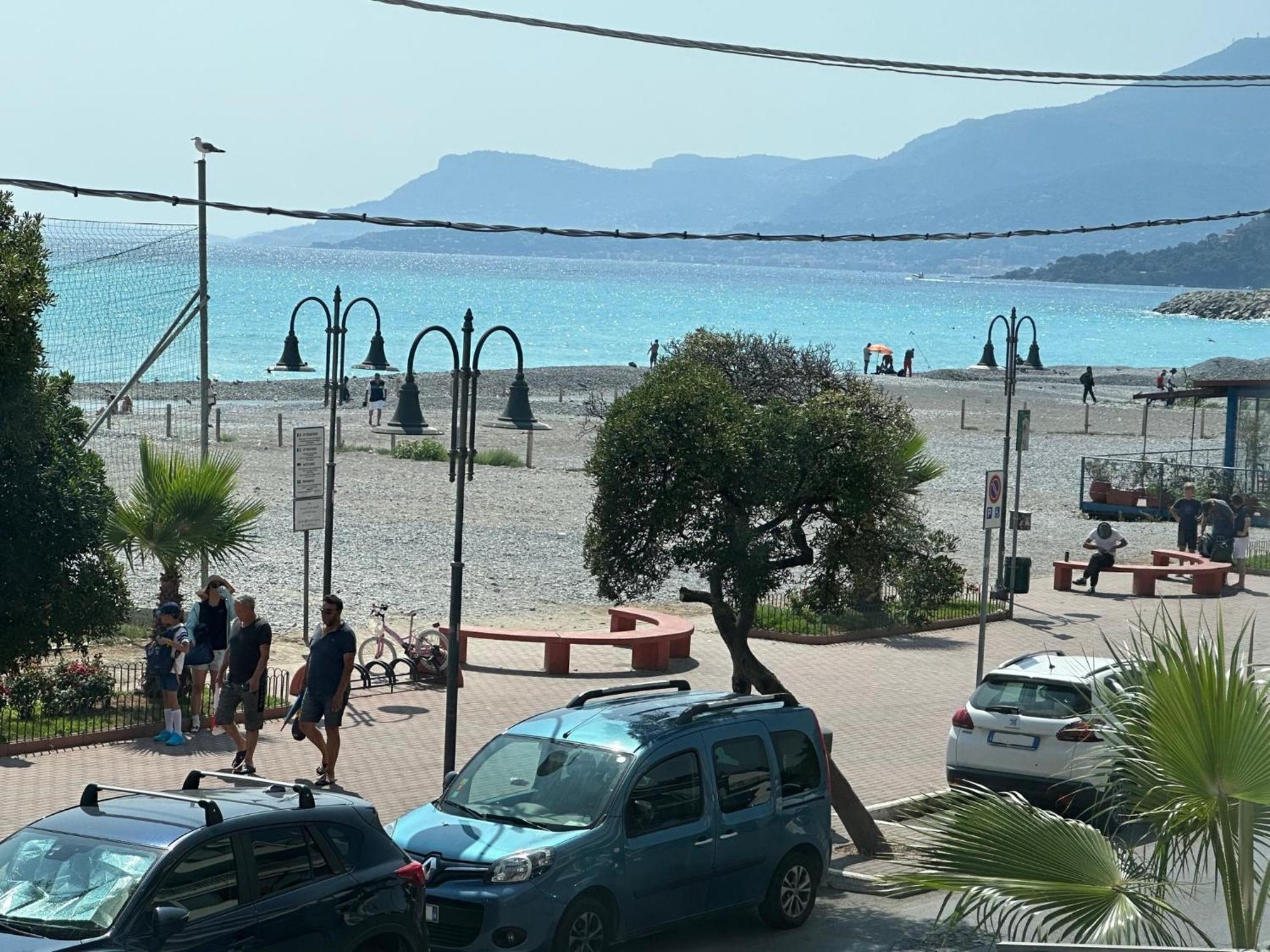 Appartamento Aria Del Mare ヴェンティミーリア エクステリア 写真